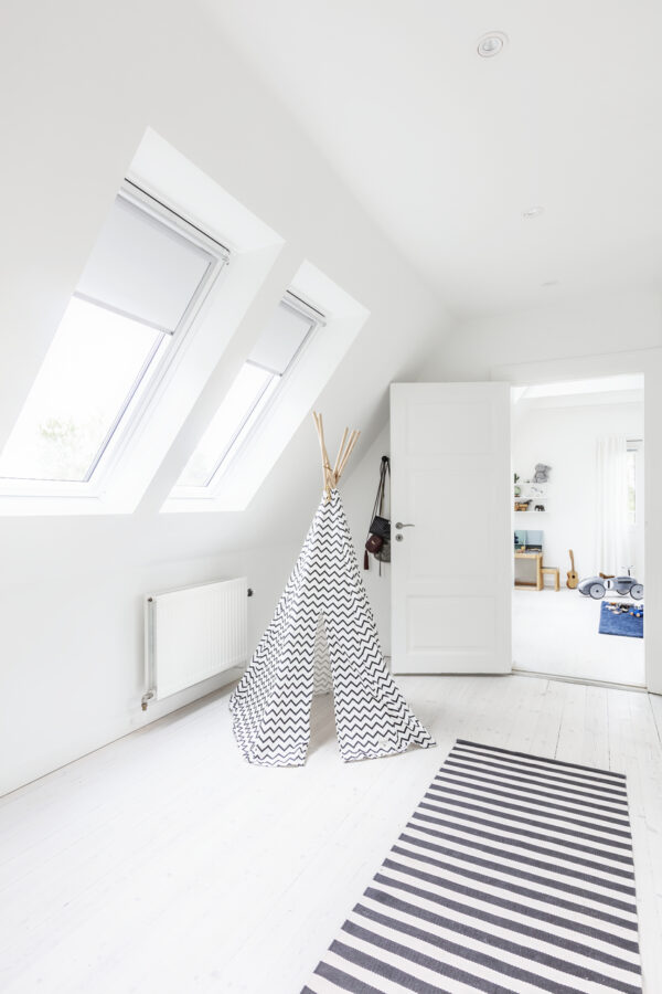 Velux certified roof window fitting, replacements and repairs across Surrey. Based in Ashtead. 20 years experience and reputation.